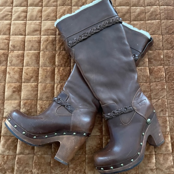 UGG boots - Picture 1 of 3